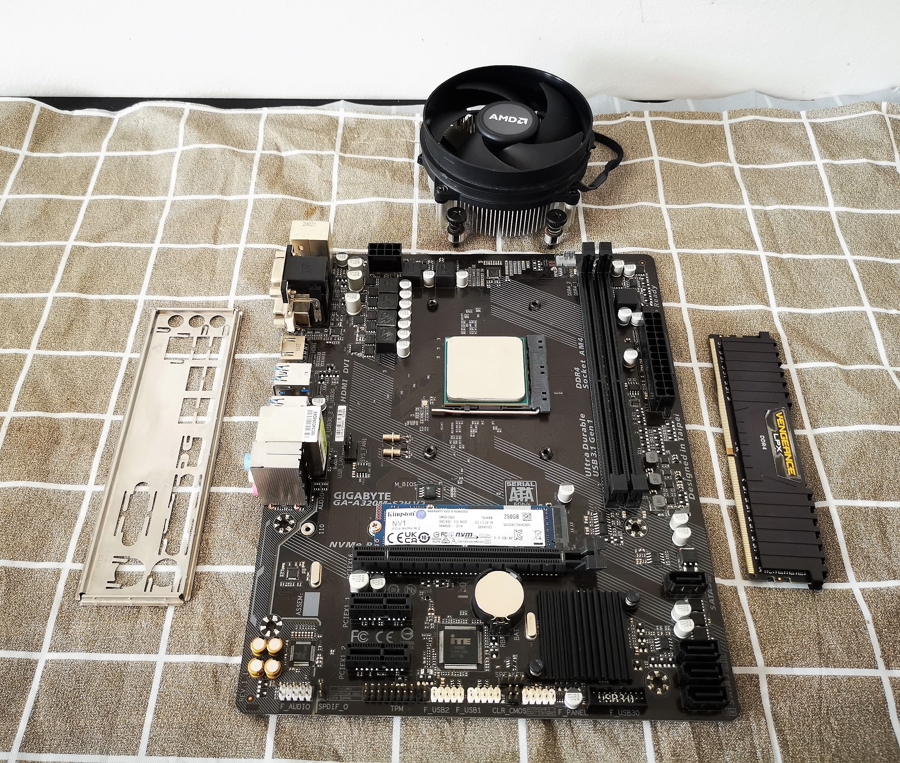 เซ็ตมัดรวม บอร์ด A320M + R5 2600 + M.2 250GB + Ram 8GB