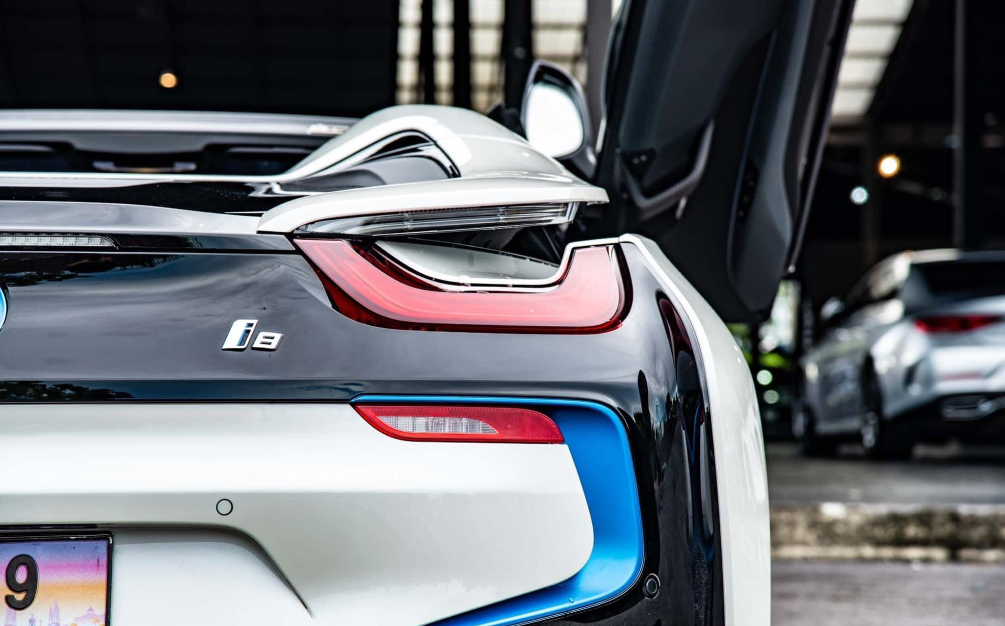 BMW i8 Roadster หลังคาผ้า Soft Top ปี 2020