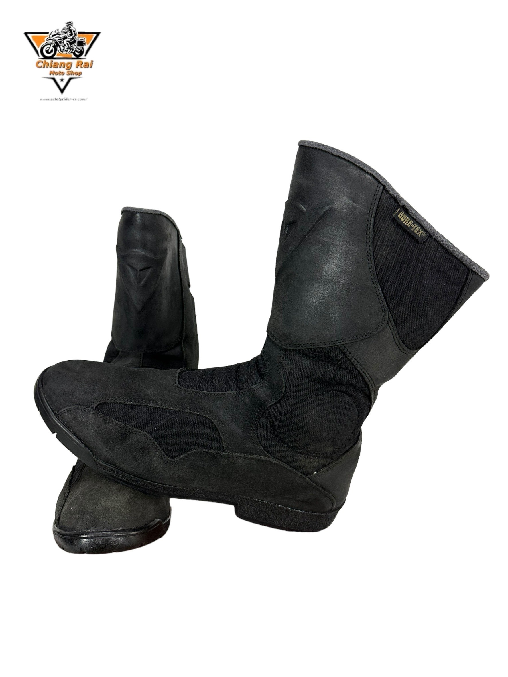 รองเท้าขี่มอเตอร์ไซด์( มือสอง) RCBS-668 Size ขนาดจากป้าย 45:EUR / 10:UK / 27.9:Cm.(dainese)