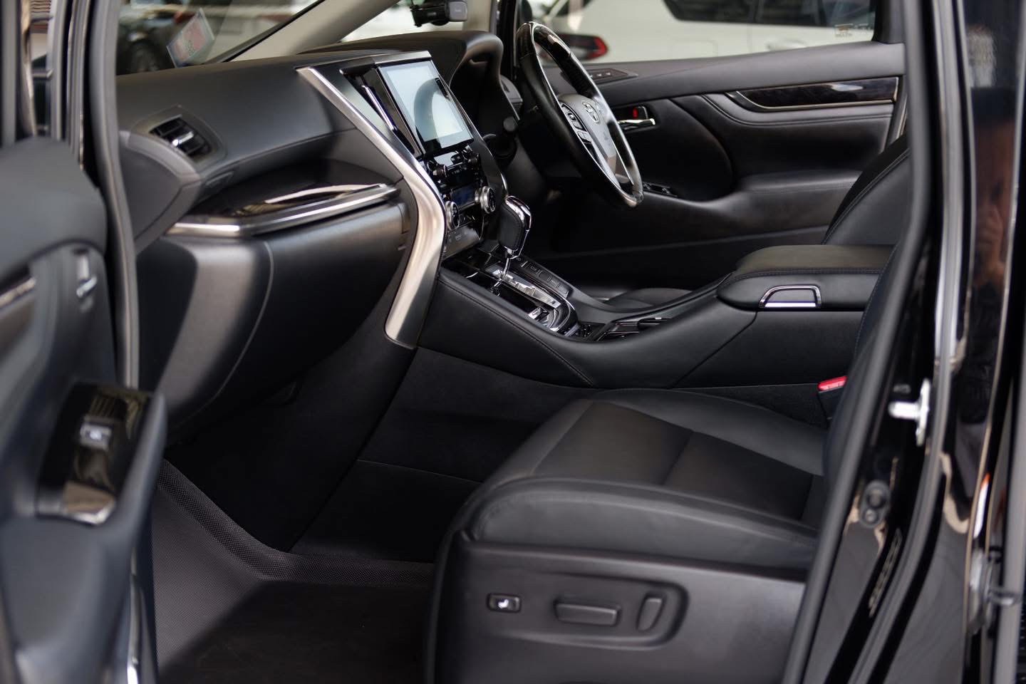 TOYOTA Alphard 2.5 SC Package Topสุด ปี 2021 แท้