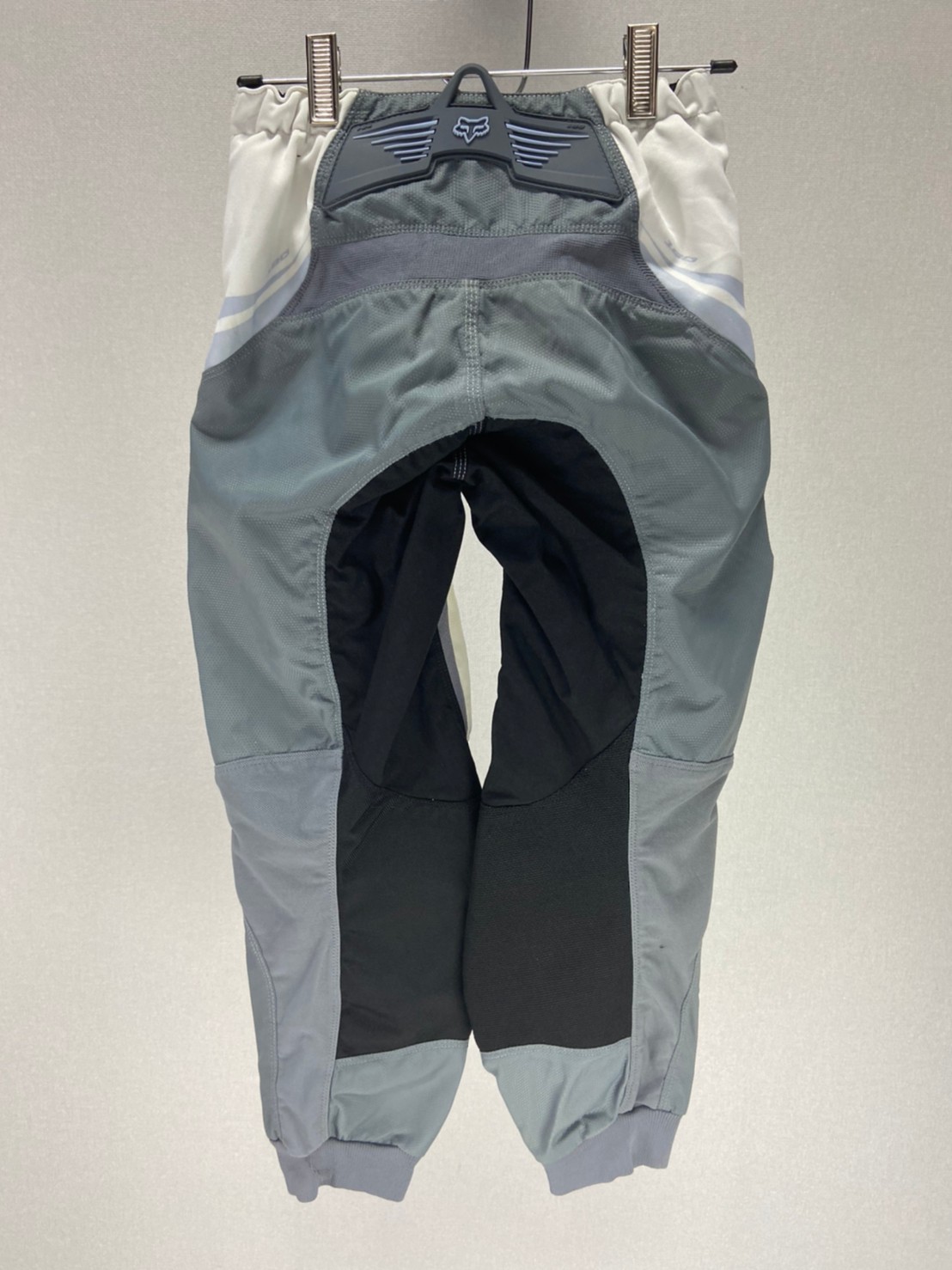 กางเกงขี่มอเตอร์ไซด์ ( มือสอง ) E&A 144: เอว 28" ยาว 24" **FOX**