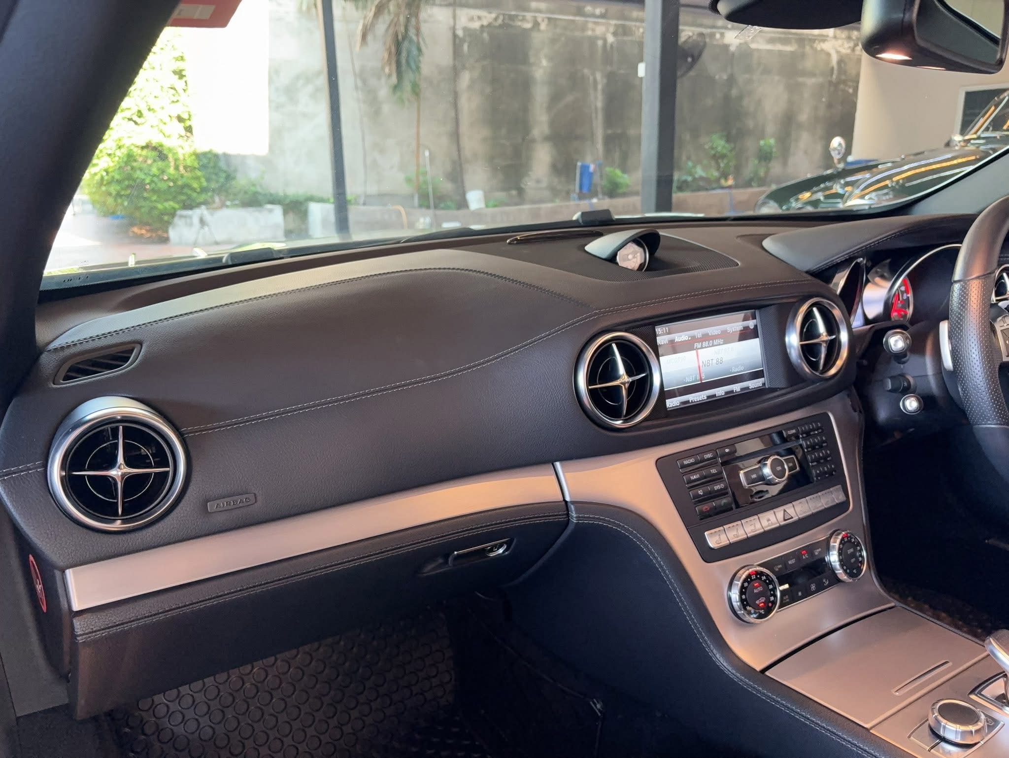 Mercedes Benz SL500 Roadster AMG R231 ปี 2014