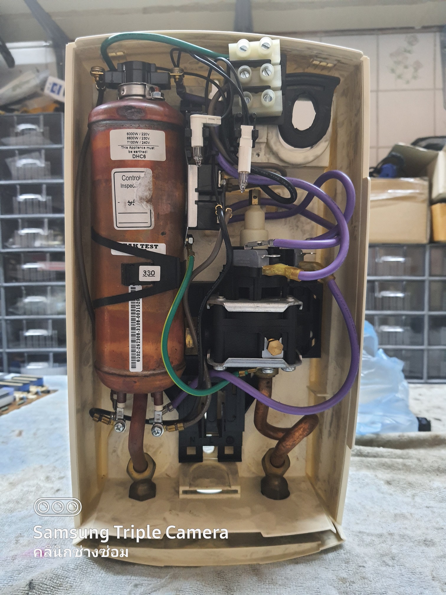 ซ่อมเครื่องทำน้ำร้อน ยี่ห้อ STIEBEL ELTRON รุ่น DHC 6 อาการเครื่องไม่ทำงาน