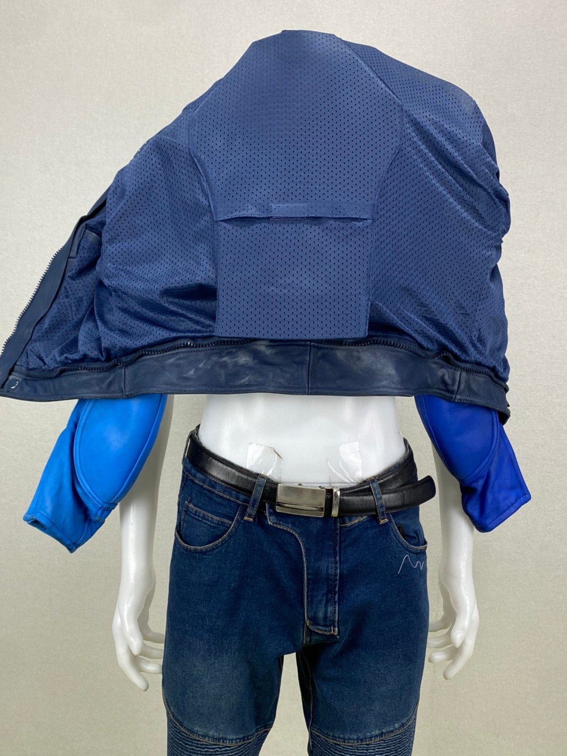 เสื้อการ์ดสำหรับขี่มอเตอร์ไซด์( มือสอง) RCSS 030: อก 46" ยาว 22" ** IXS **