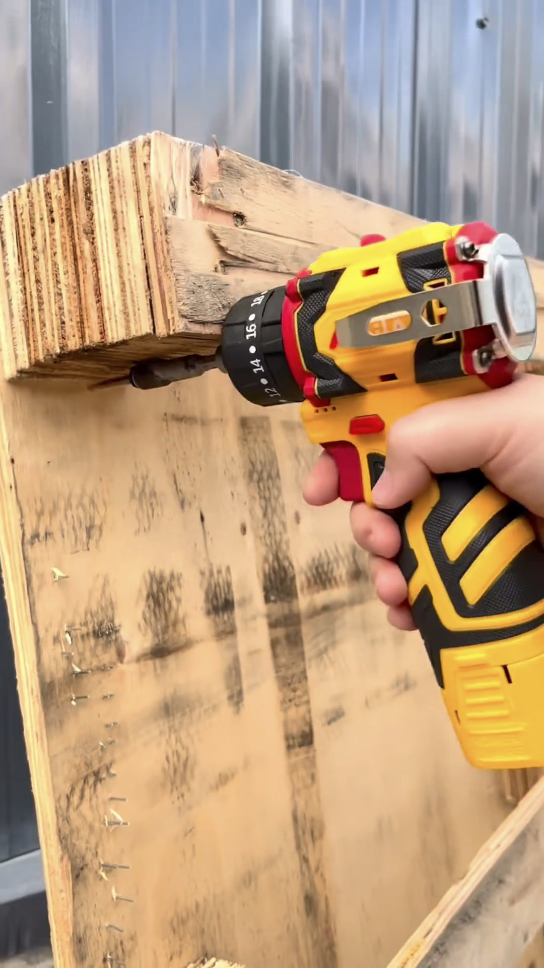 สว่านไขควงกระแทกไร้สาย 5in1 ยี่ห้อ AKITA รุ่น AK-SCDB-16.8V