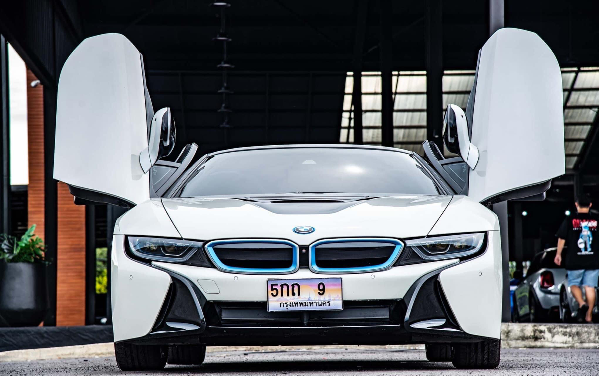 BMW i8 Roadster หลังคาผ้า Soft Top ปี 2020