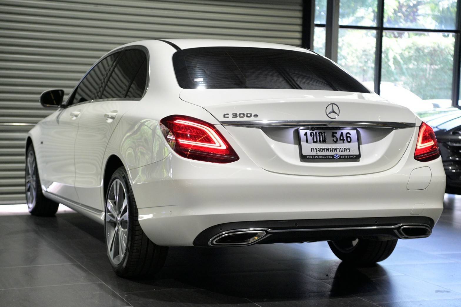 Mercedes-Benz C300e Avantgrade ปี 2020
