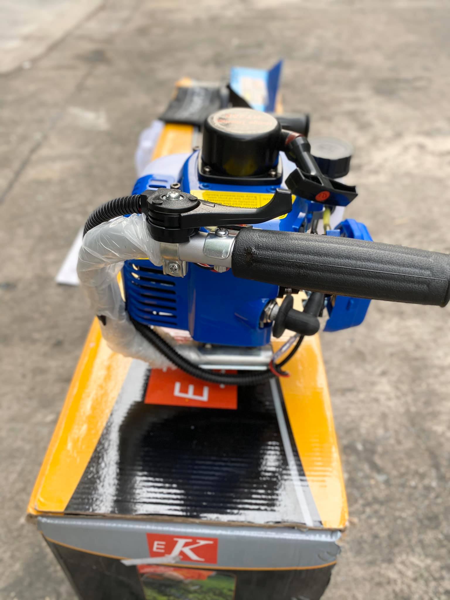 เครื่องเลื่อยตัดแต่งกิ่งพุ่มไม้ ยี่ห้อ EK