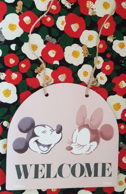 ของแท้จากญี่ปุ่น!! ป้าย Welcome Plate Mickey and Minnie มิกกี้เม้าส์ มินนี่เม้าส์ พร้อมเชือก Size : 16.5 x 15.5 cm