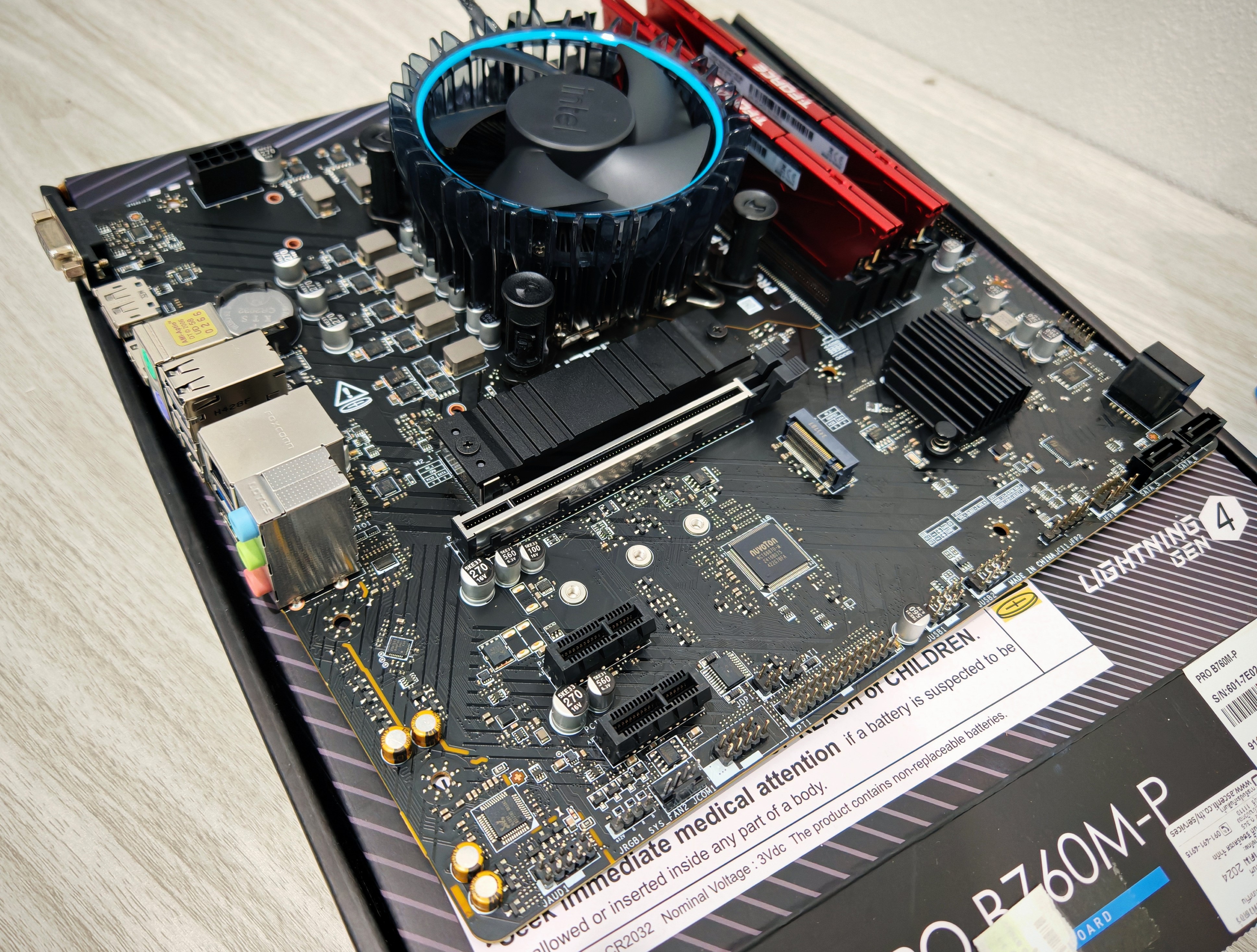เซ็ตมัดรวม บอร์ด B760M + i5 12400 + DDR5 32GB(16*2)/5200