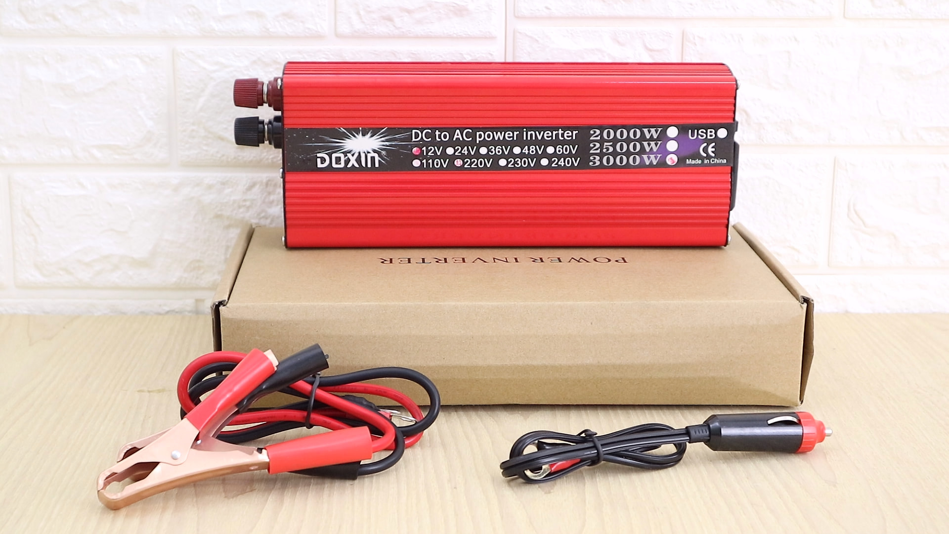 อินเวอร์เตอร์ แปลงไฟ 12V เป็น 220V ขนาด 3,000W ยี่ห้อ DOXIN® (สีแดง)
