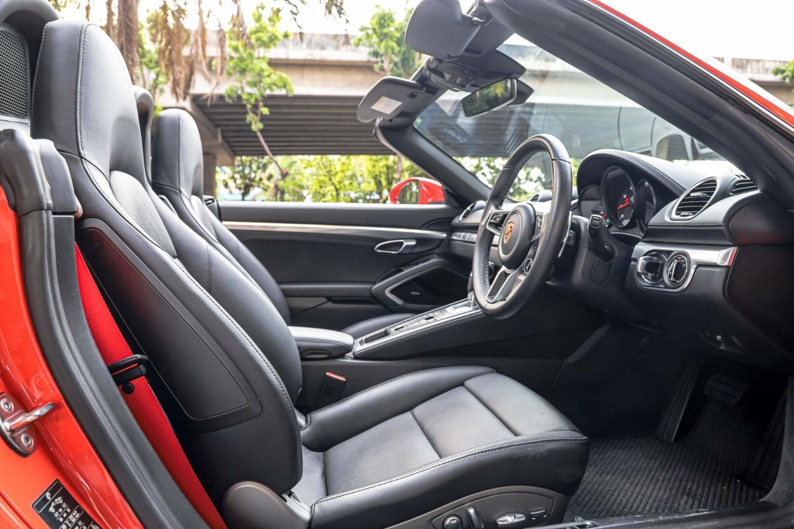 Porsche 718 Boxster สีพิเศษ Lava Orange ปี 2017