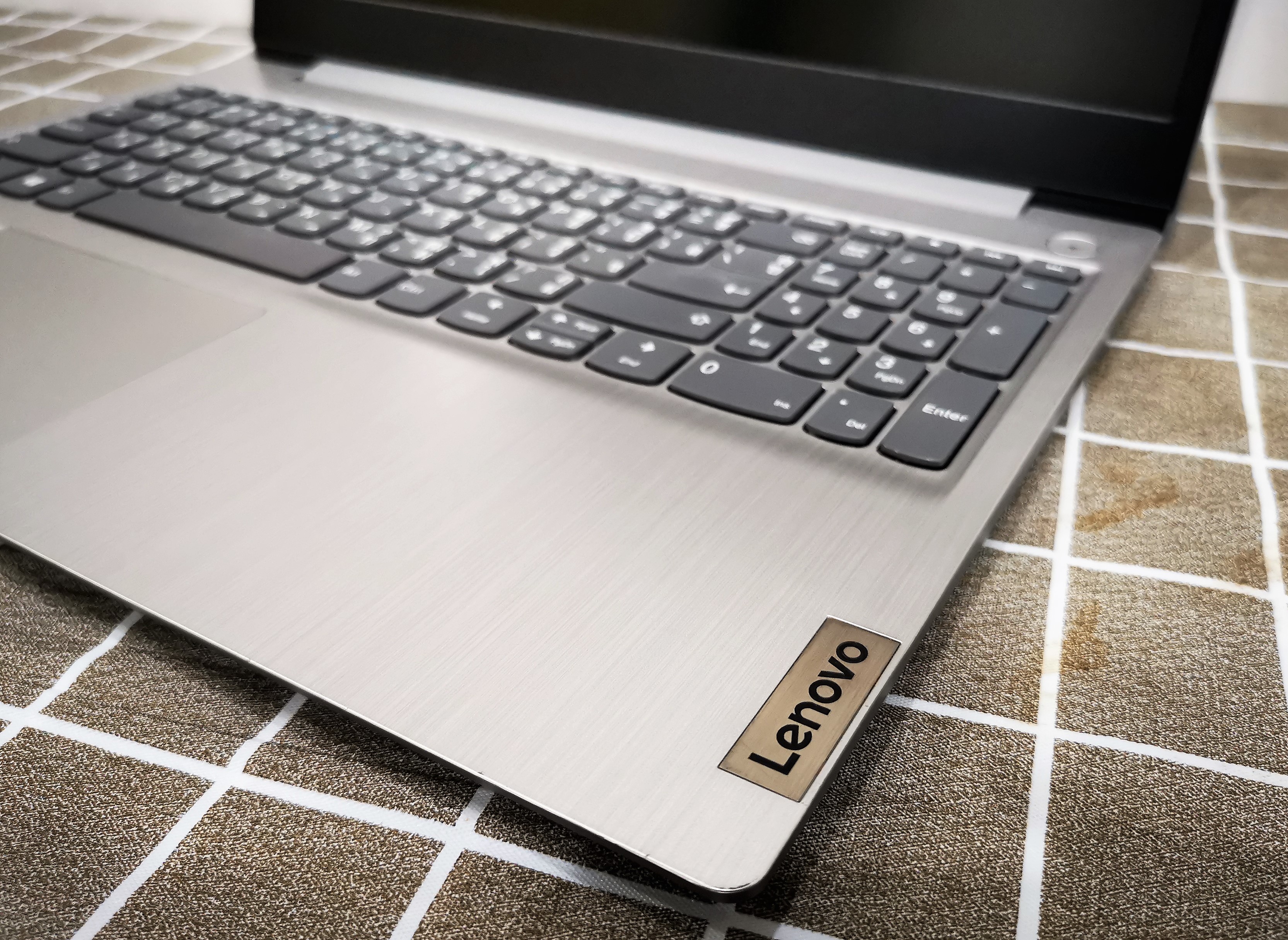 Lenovo IdeaPad 3 15ADA05-81W100L5TA