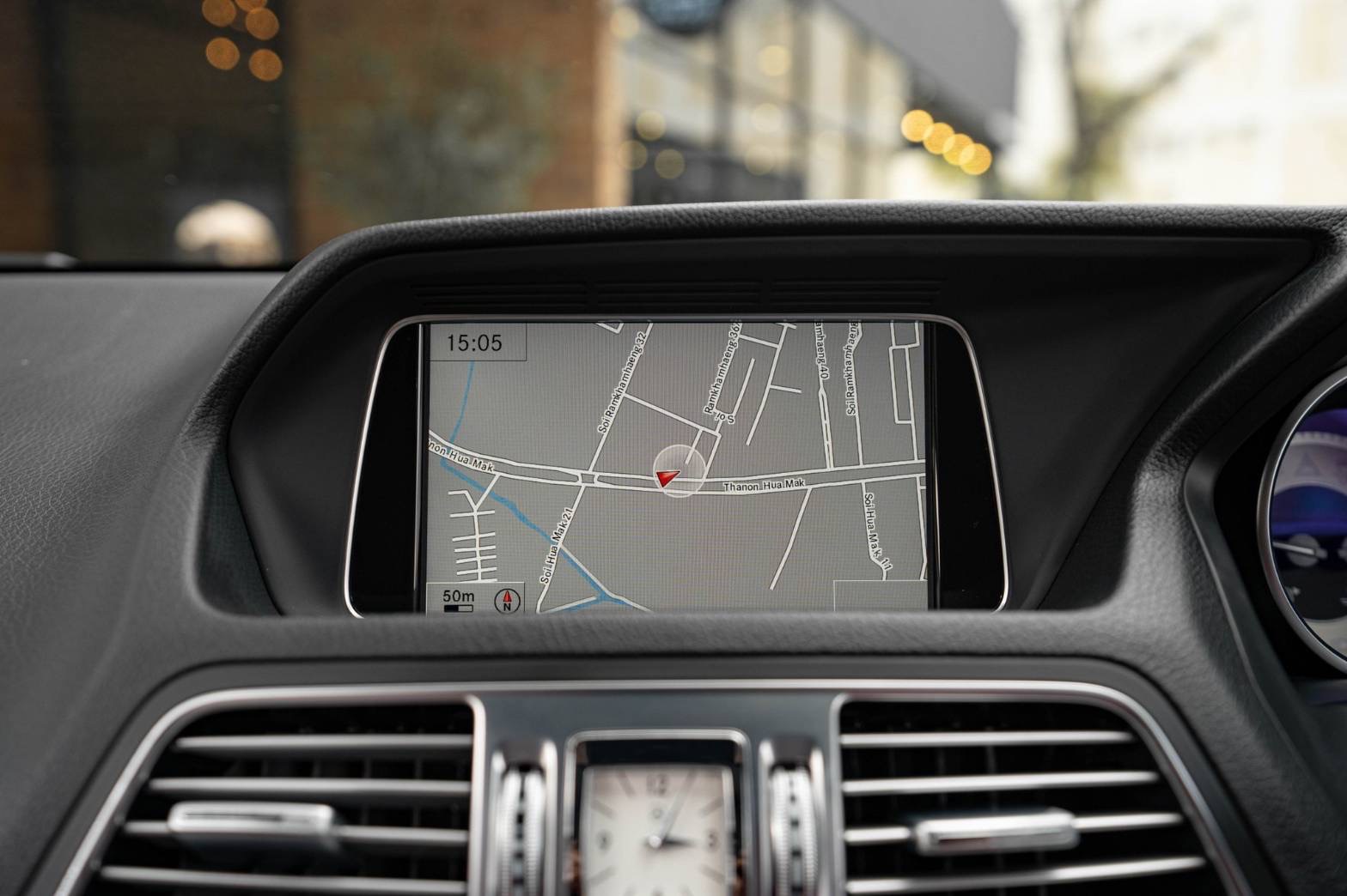 Mercedes Benz E200 Coupe AMG สีบรอนซ์ W207 facelift ปี 2015