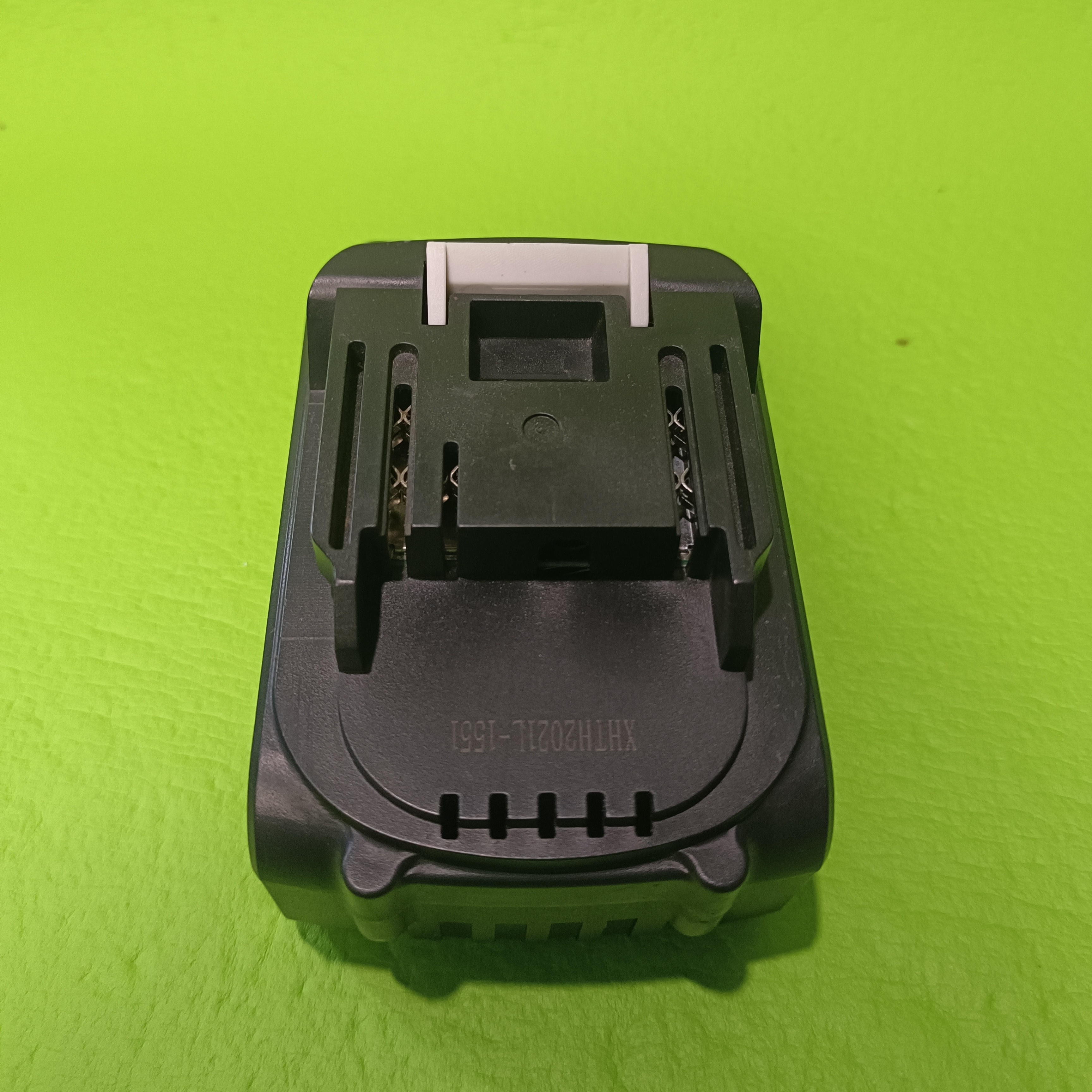 แบตเตอรี่เลื่อยโซ่ไร้สาย ยี่ห้อ Onsen 199V