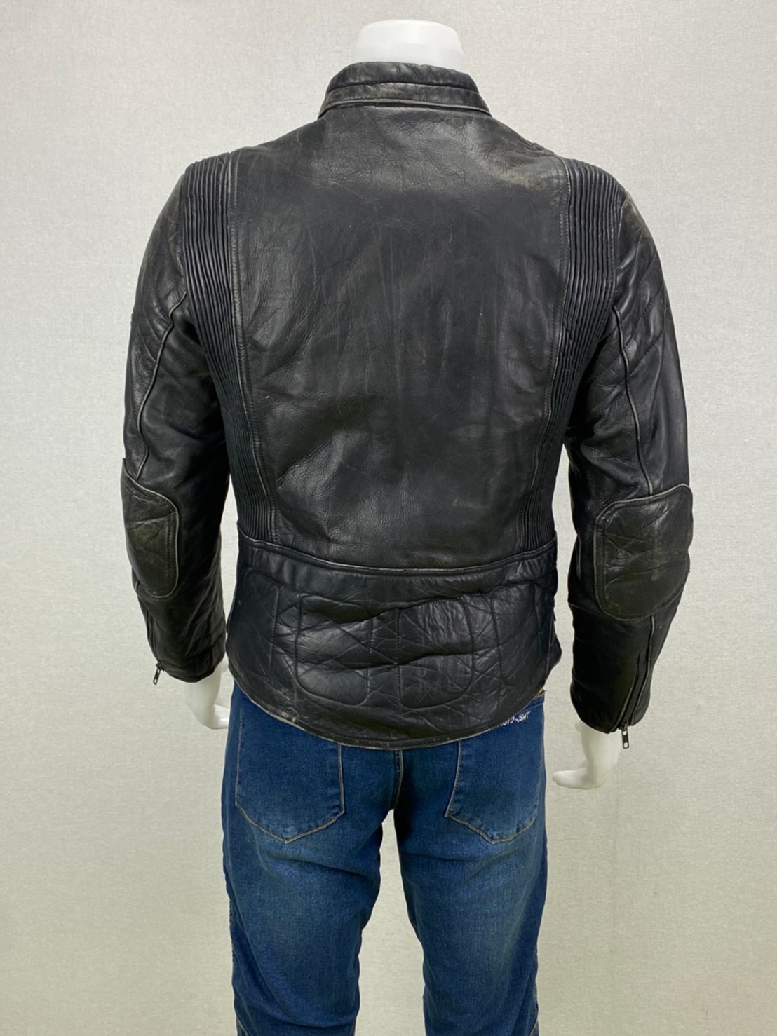 เสื้อการ์ดสำหรับขี่มอเตอร์ไซด์( มือสอง) RCSS 026: อก 36" ยาว 23" **