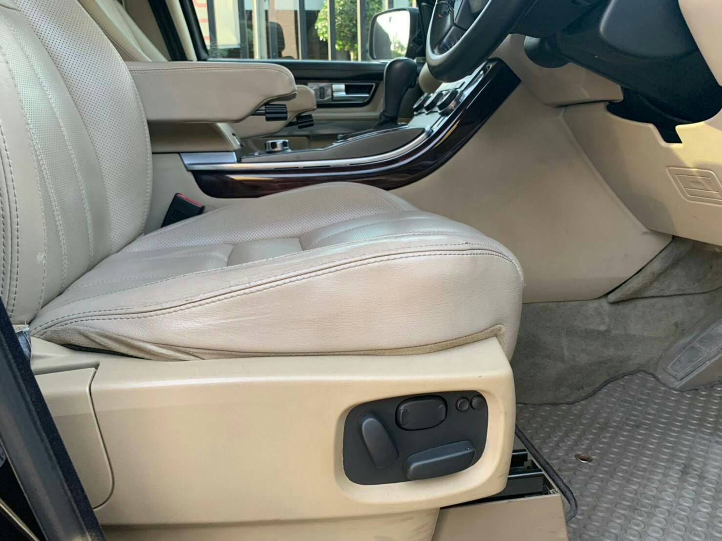 Landrover Range Rover 3.0 Sport TDV6 ปี 2010