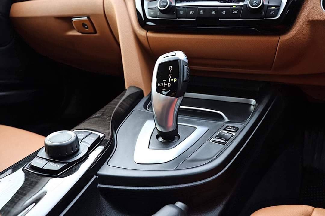 BMW 320d LCI (เครื่องดีเซลรุ่นใหม่ minor-change) ปี 2017