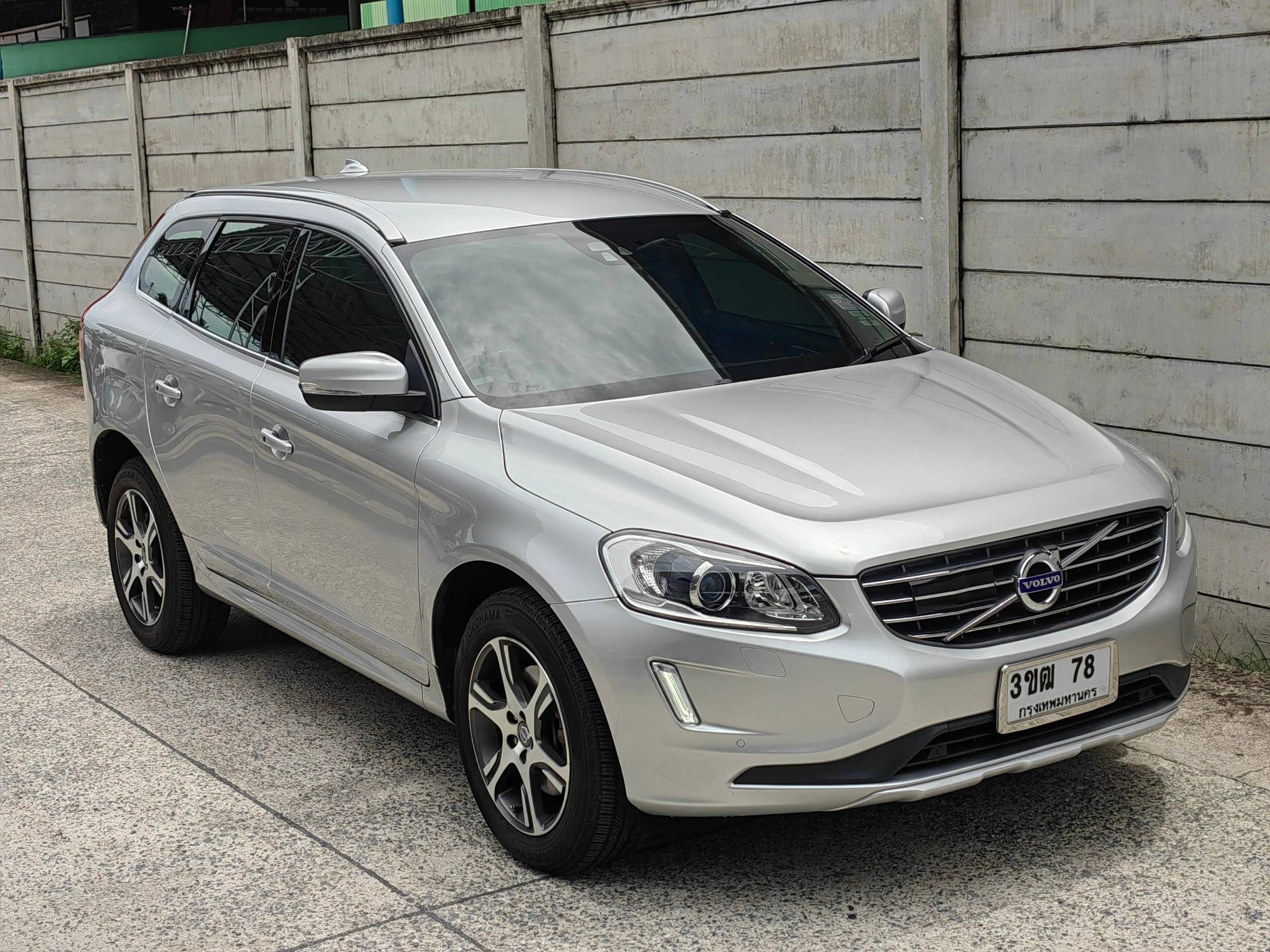 Volvo XC60 2.0 T5 ปี 2016