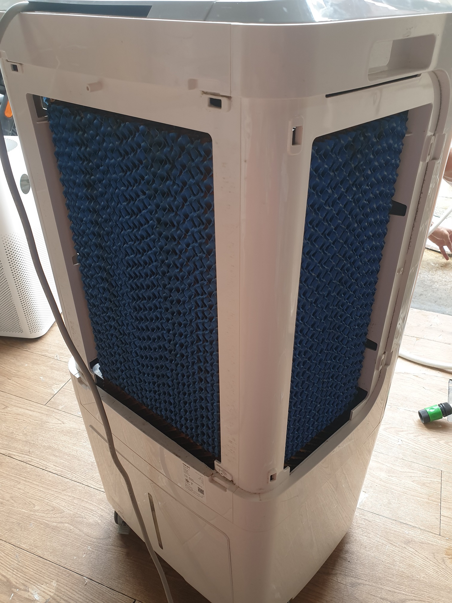 ซ่อมพัดลมไอน้ำ ยี่ห้อ HATARI รุ่น AC Pro อาการพัดลมหมุนเบาไม่มีแรงหมุน