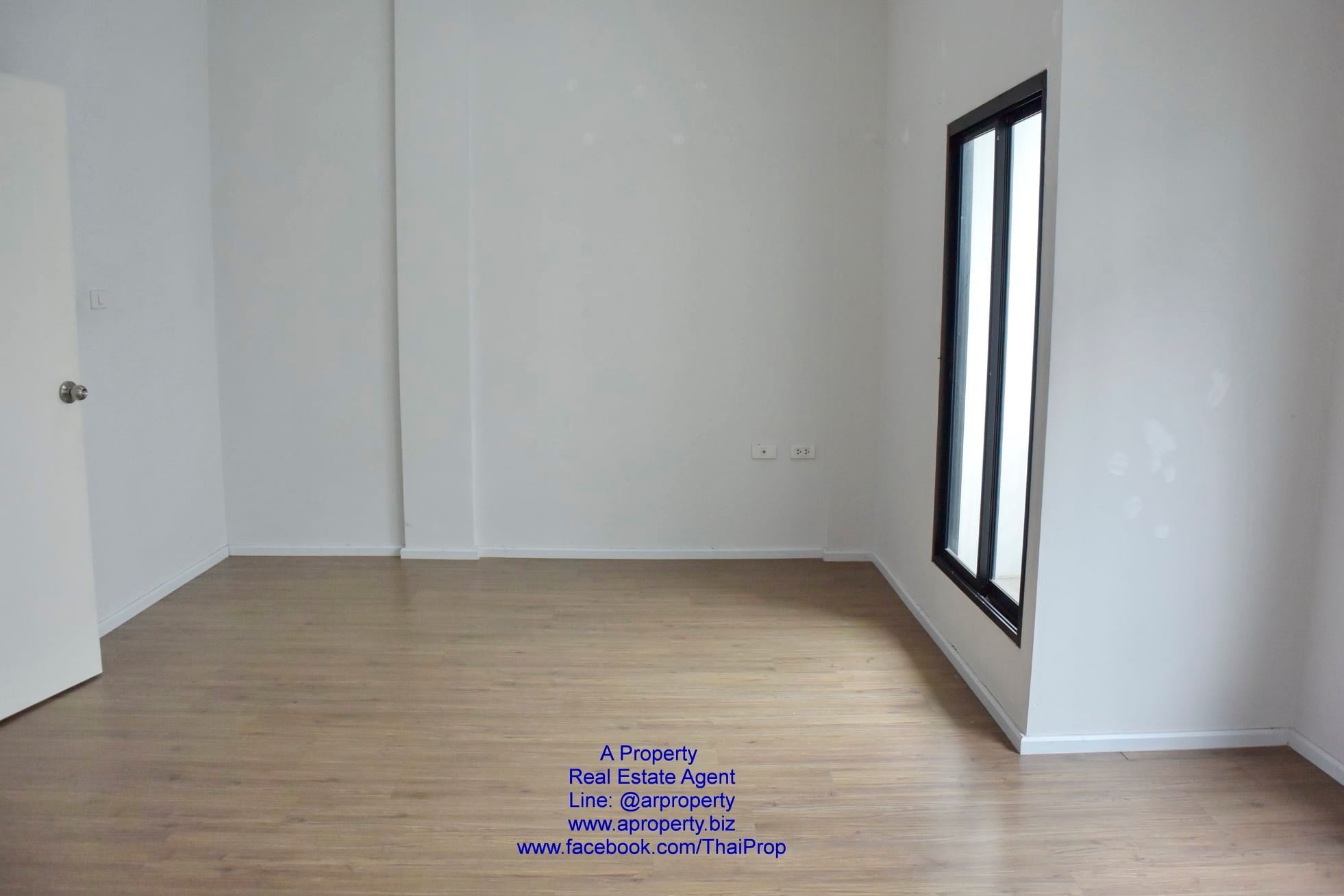 ขายทาว์โฮม 3 ชั้น กลางเมืองปทุม