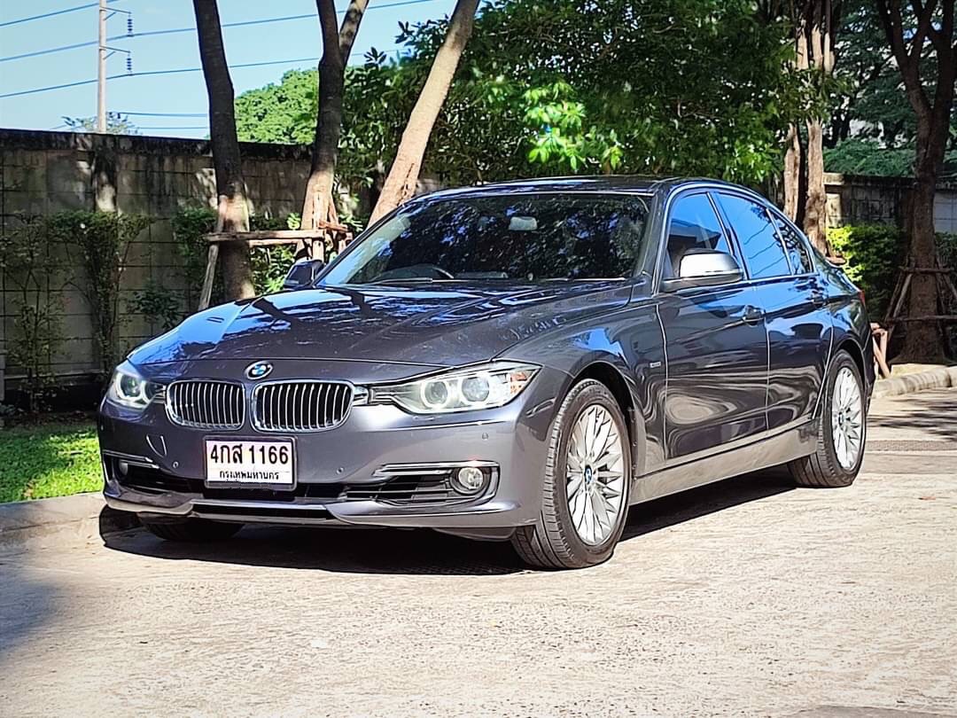 BMW 320i Luxury ปี 2015