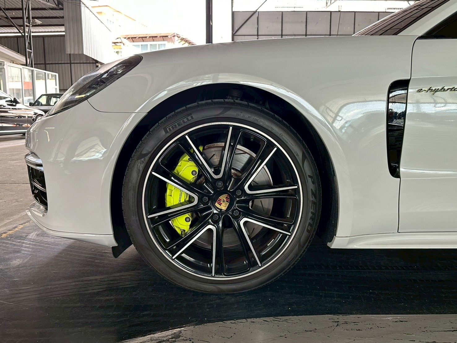 Porsche Panamera 4 e-hybrid Turismo ปี 2018