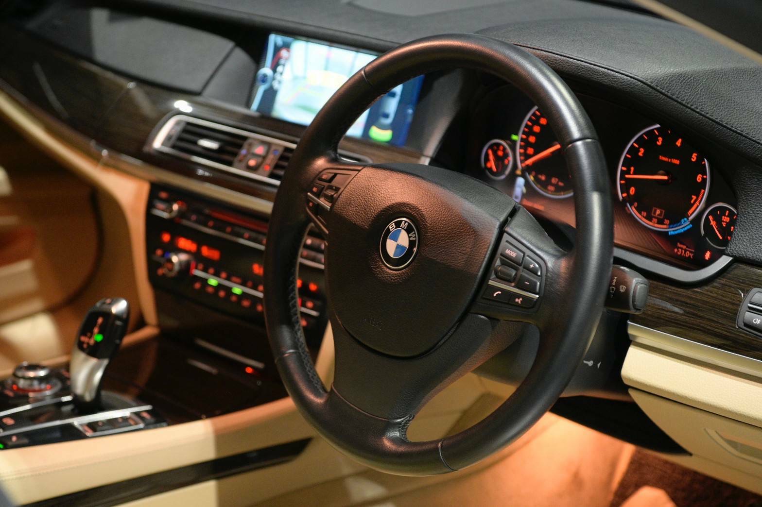 BMW 730Li ปี 2012