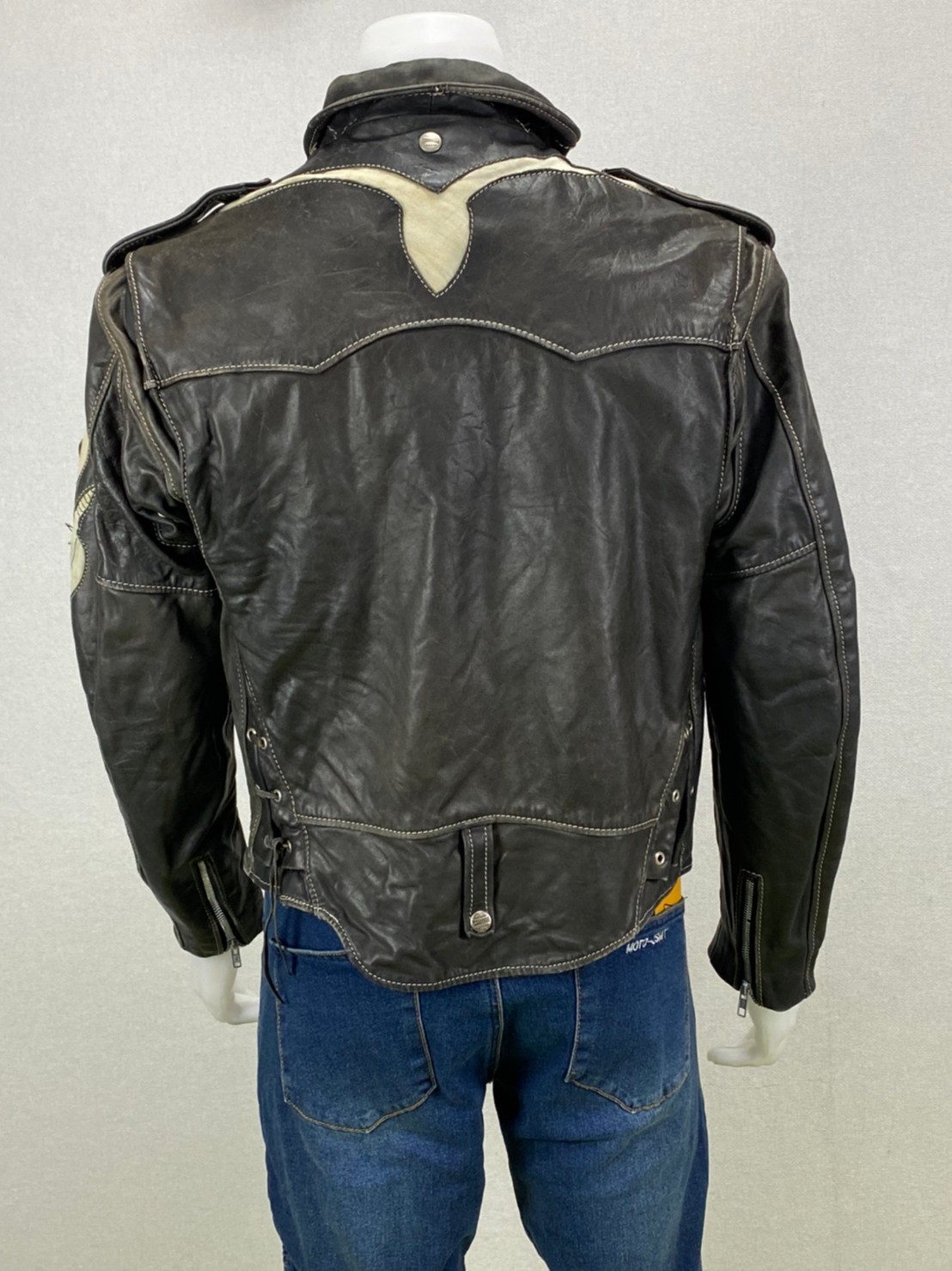 เสื้อการ์ดสำหรับขี่มอเตอร์ไซด์( มือสอง) RCSS 031: อก 44" ยาว 24" ** JOHNNY **