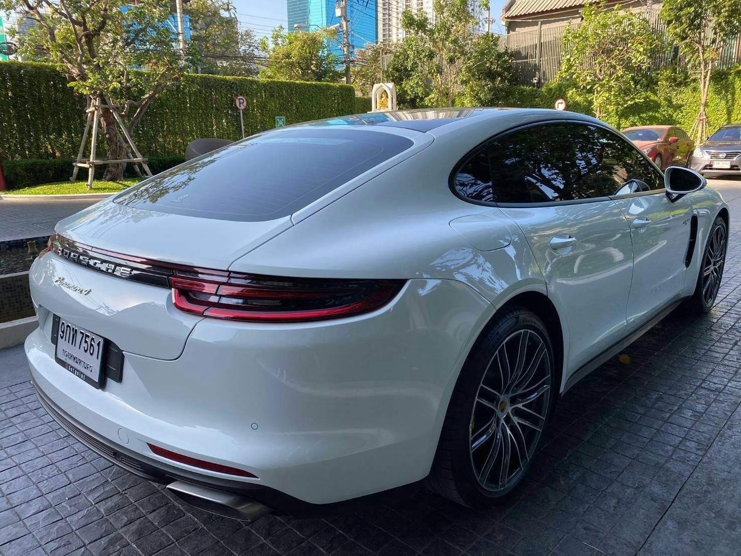 Porsche Panamera E 4hybrid ปี 2019