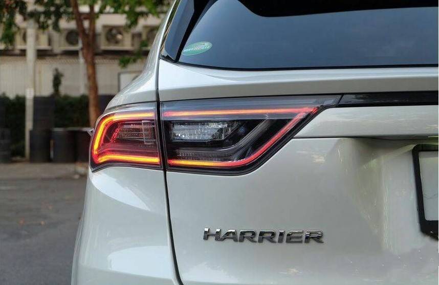 Toyota Harrier 2.0 Premium ปี 2014