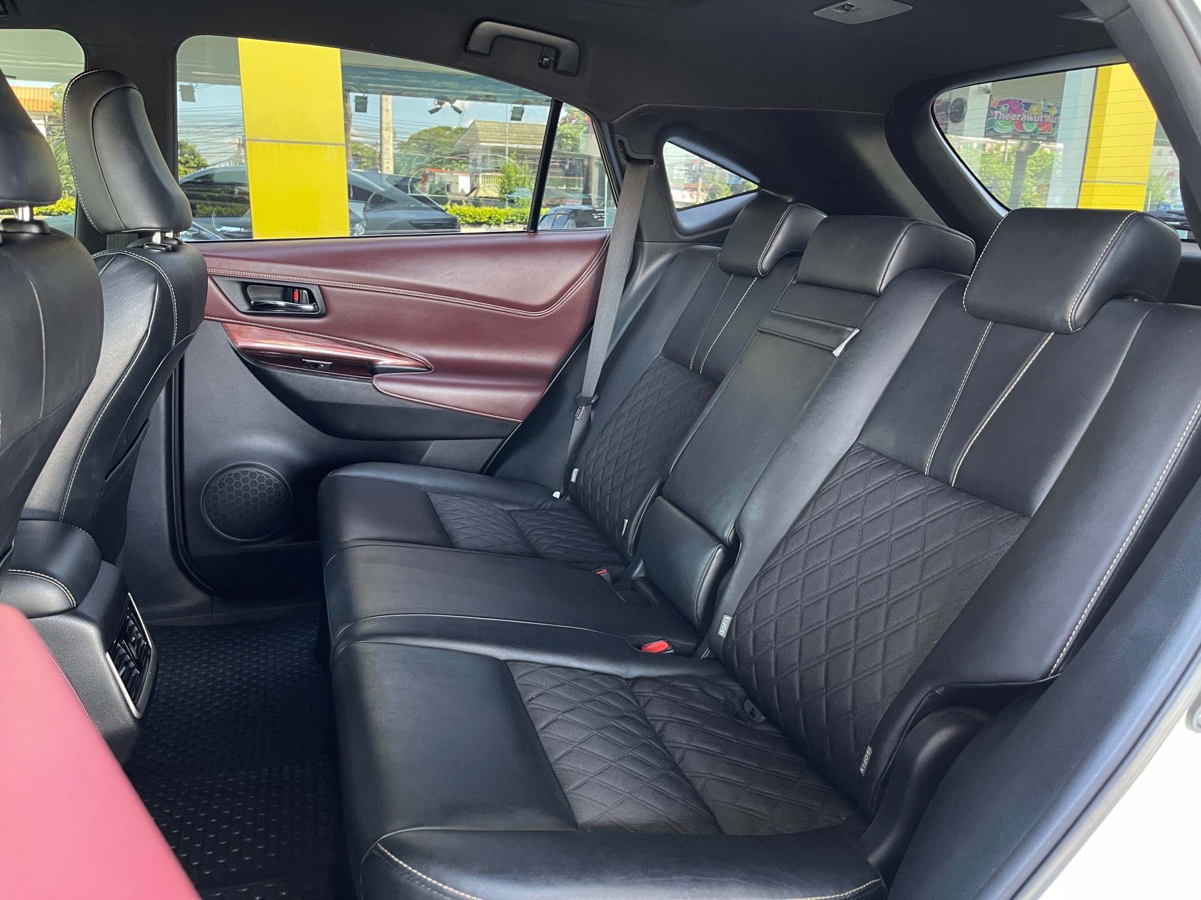 Toyota Harrier 2.5 Hybrid ปี 2015