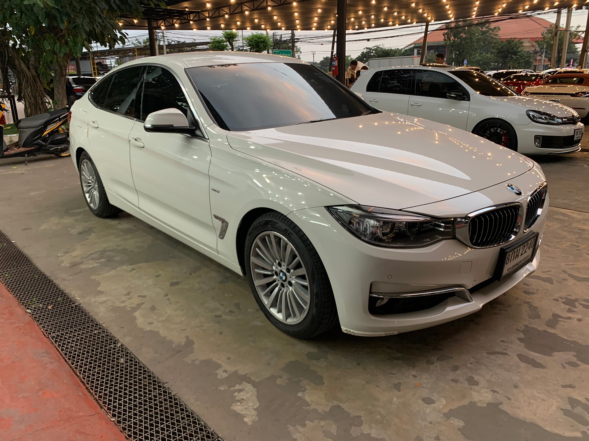 BMW 320d GT Luxury ปี 2014 จด 15