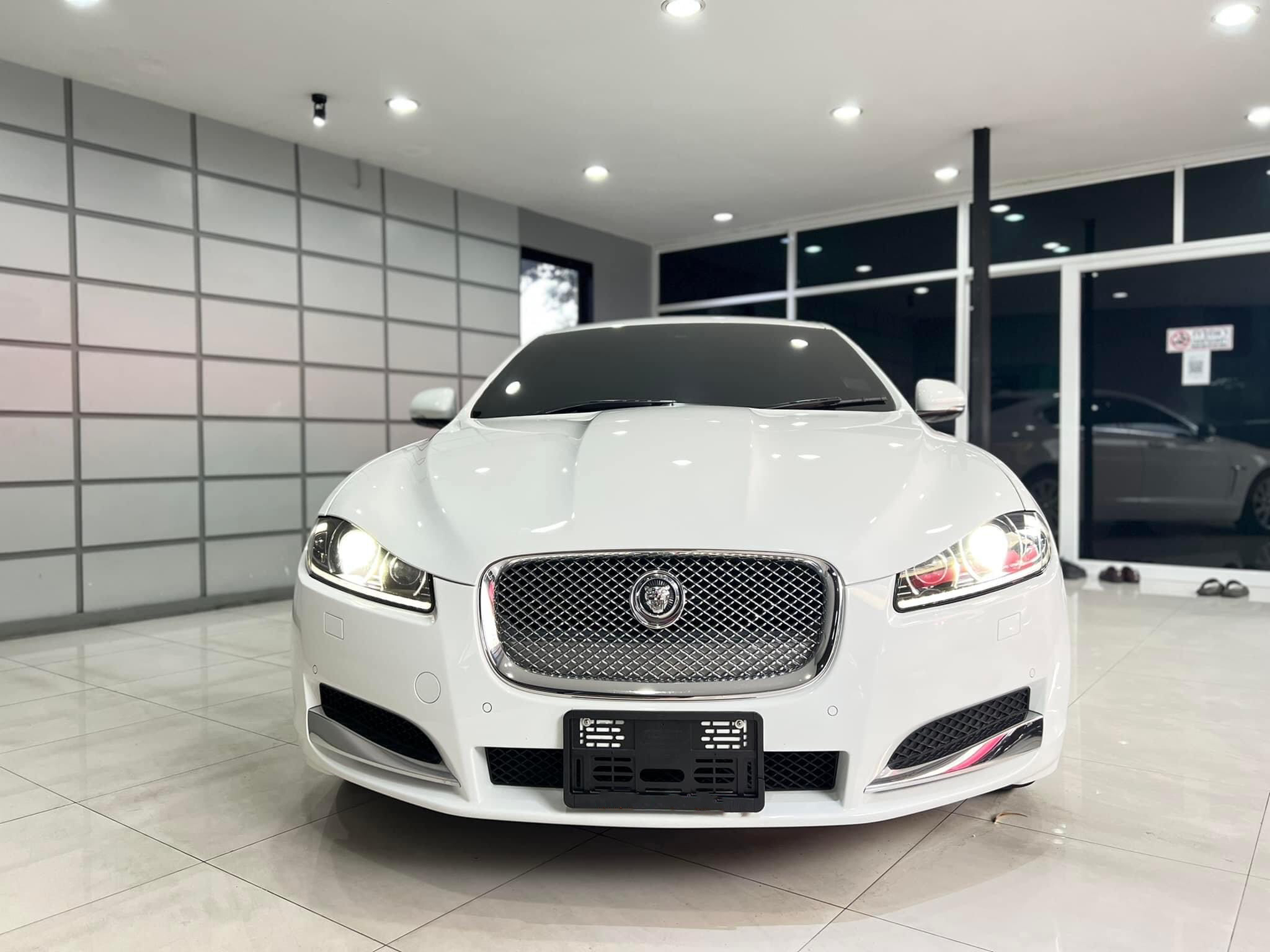 Jaquar XF 2.2D ดีเซล 190 hp 8 S ปี 2012