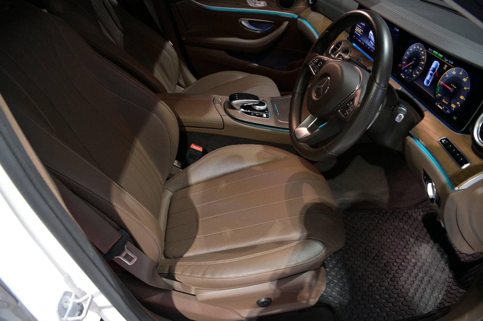 Mercedes-Benz E350e Exclusive ปี 2018