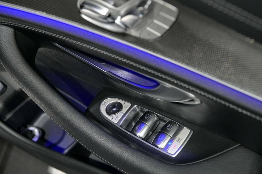 Mercedes-Benz E350e AMG ปี 2018