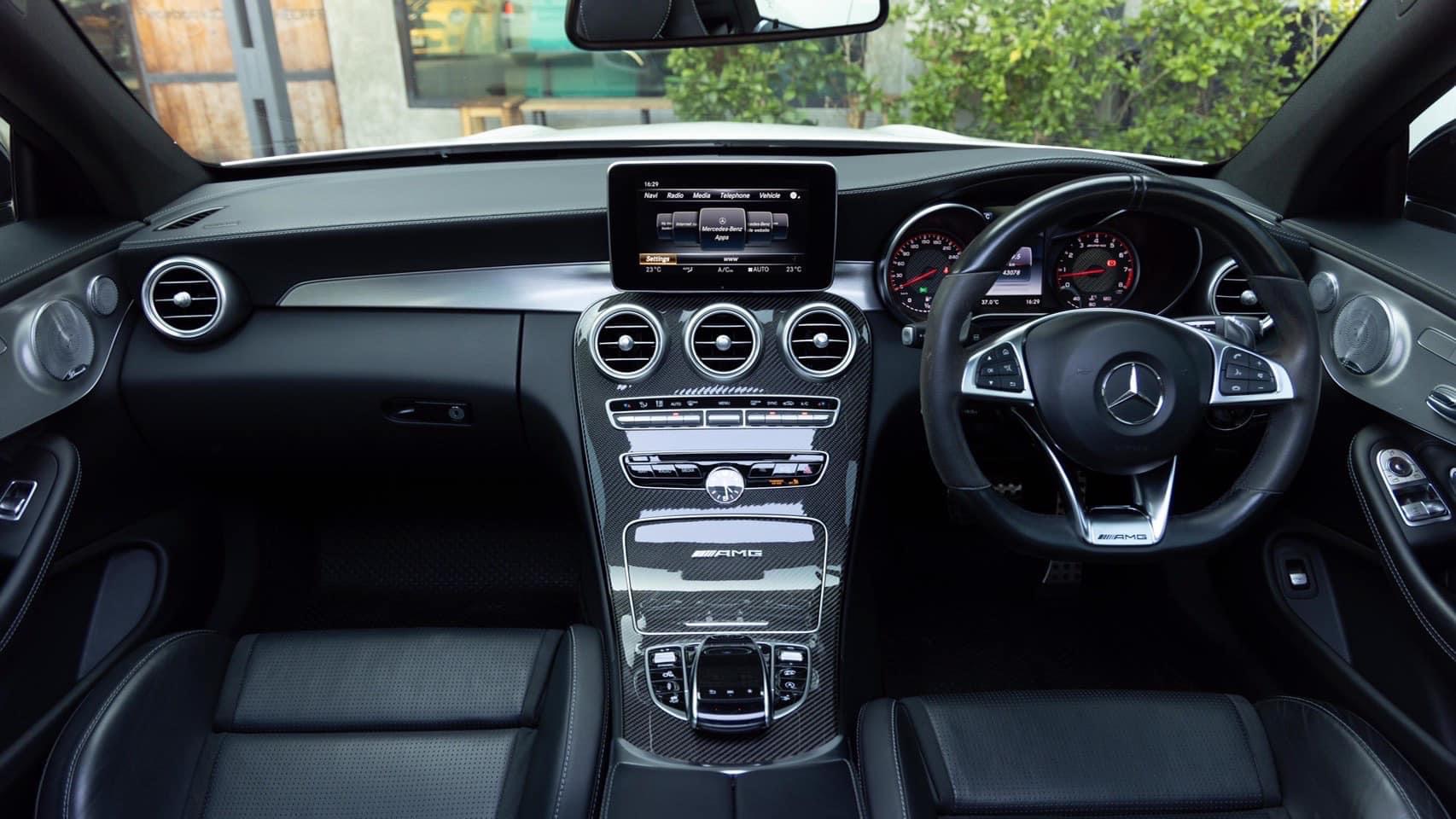 Mercedes-AMG C63s Coupe ปี 2016