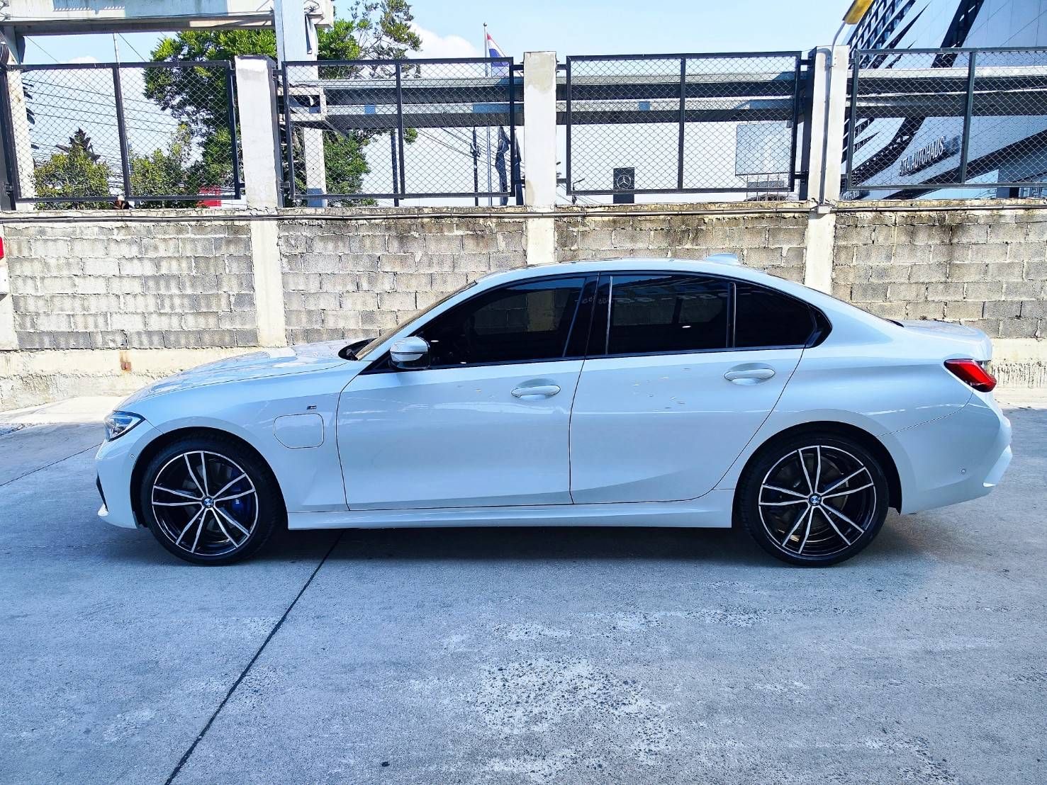 BMW SERIES 330e M SPORT ปี 2023