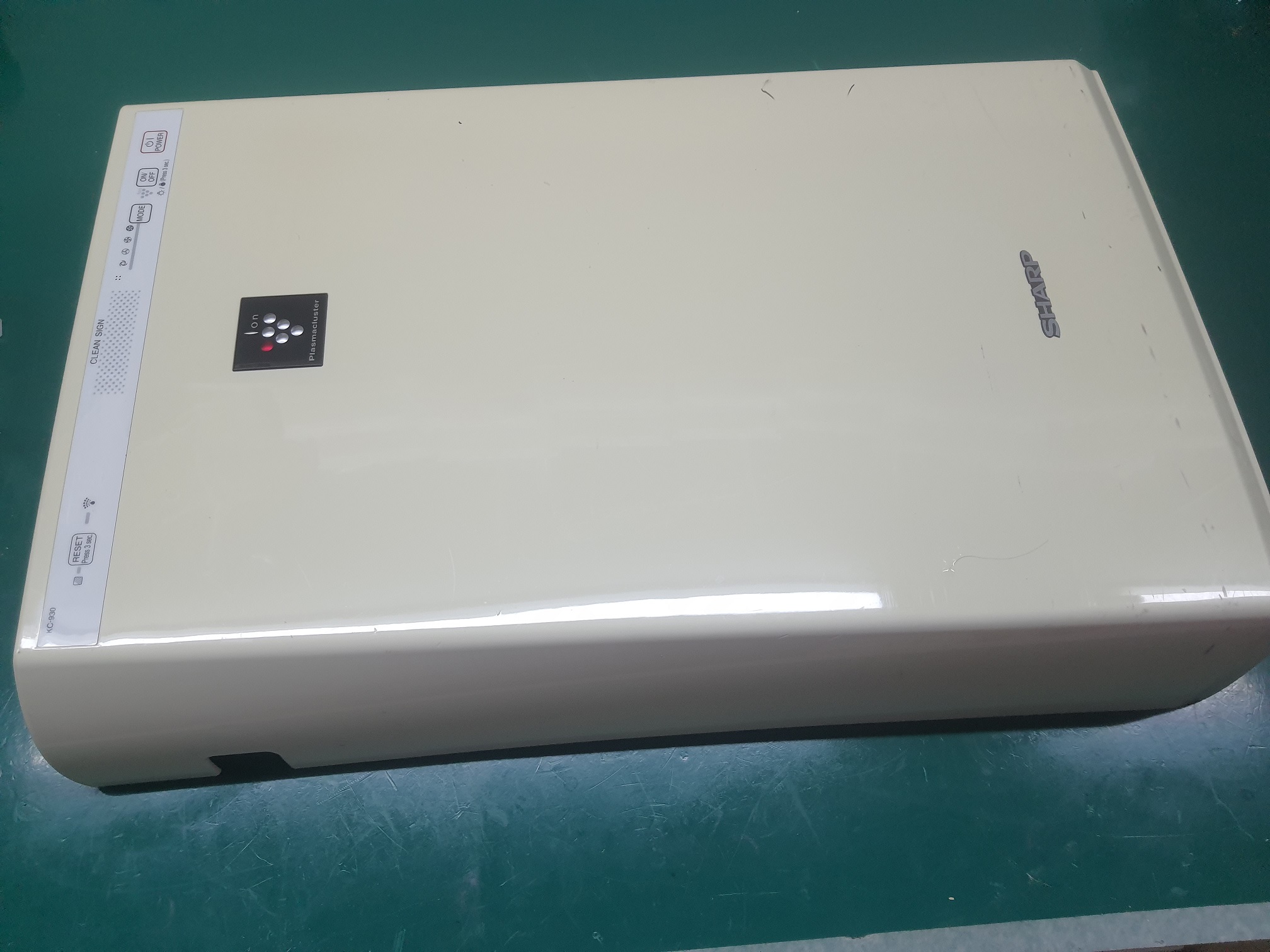 ล้างเครื่องฟอกอากาศ ยี่ห้อ SHARP รุ่น KC930