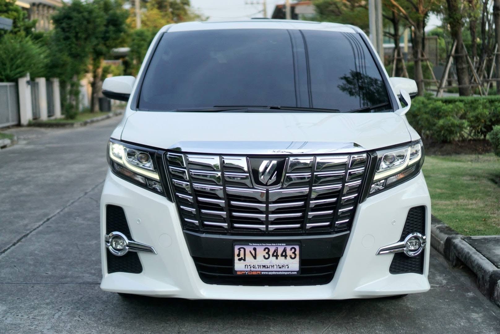 Toyota Alphard Sc ปี 2016