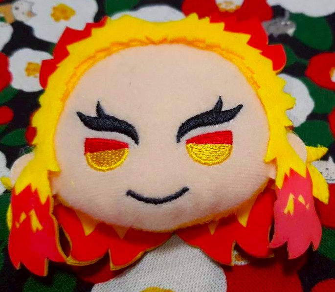 เข็มกลัด Kyojuro Rengoku เคียวจูโร่ เรนโกกุ ดาบพิฆาตอสูร Kimetsu no yaiba Size : 8 x 8 cm (ญี่ปุ่น)