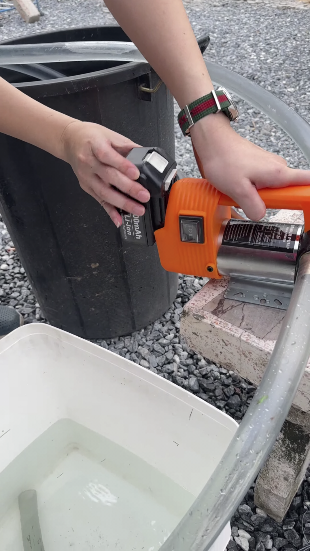 ปั๊มน้ำมัน DC ยี่ห้อ ONSEN มีให้เลือก 12V และ 24V และ 24V รุ่นไร้สาย