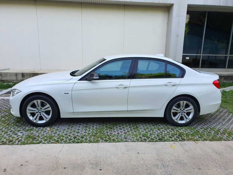BMW 320d Sport F30 สีขาว ปี 2012