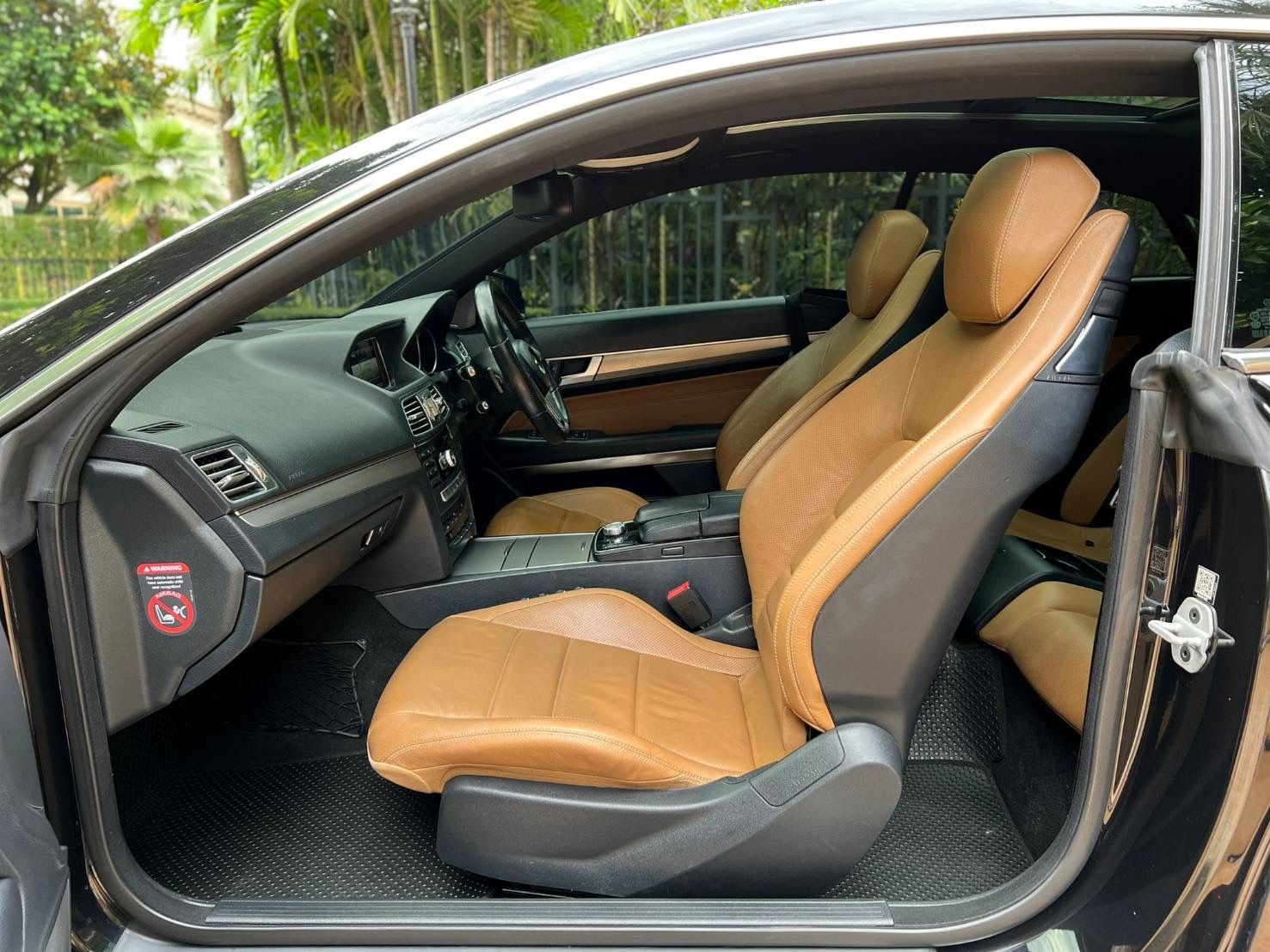 Mercedes-Benz E200 Coupe AMG Dynamic ปี 2014