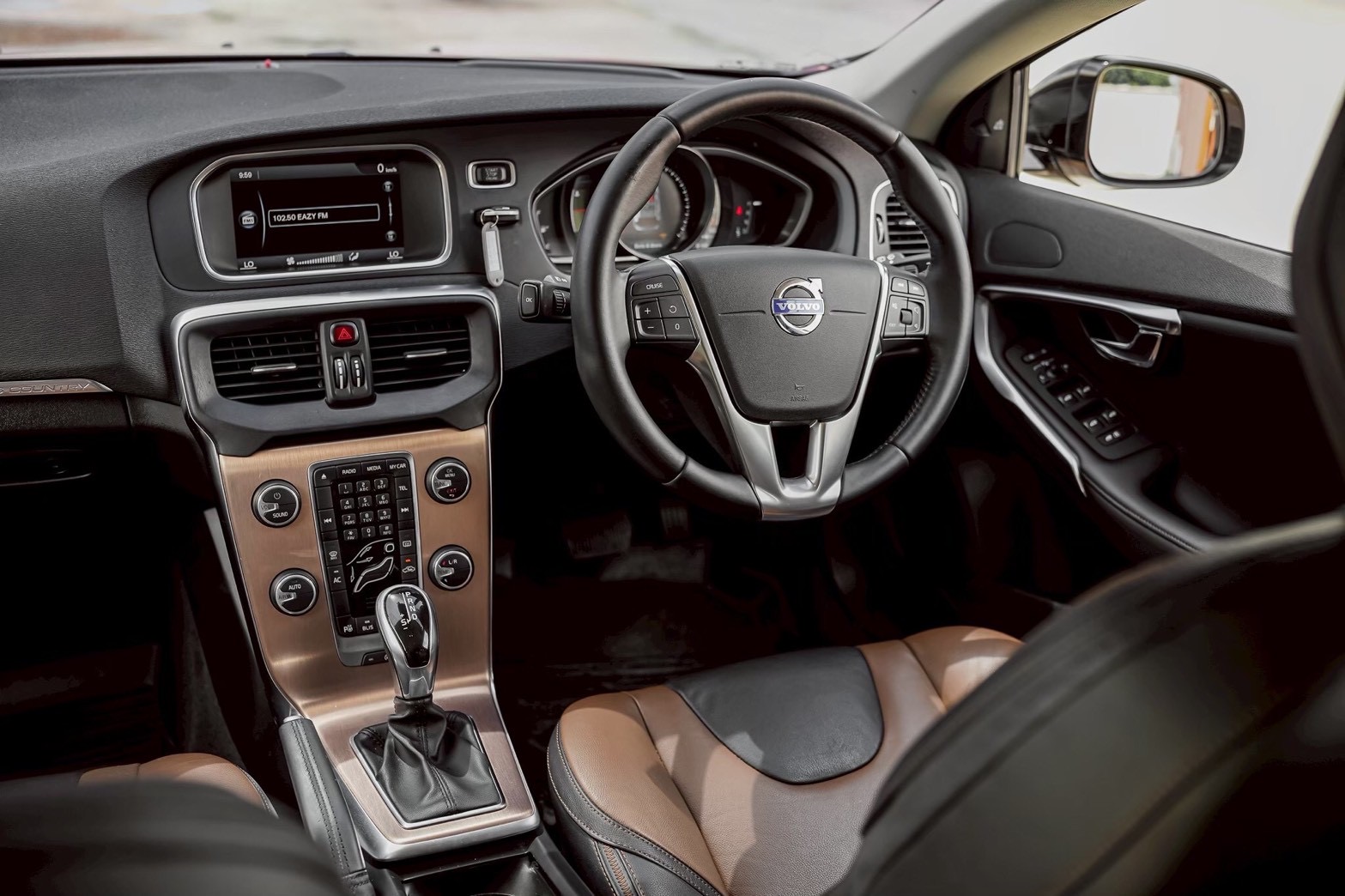 Volvo V40 Cross Country 2.0 T5 ปี 2014