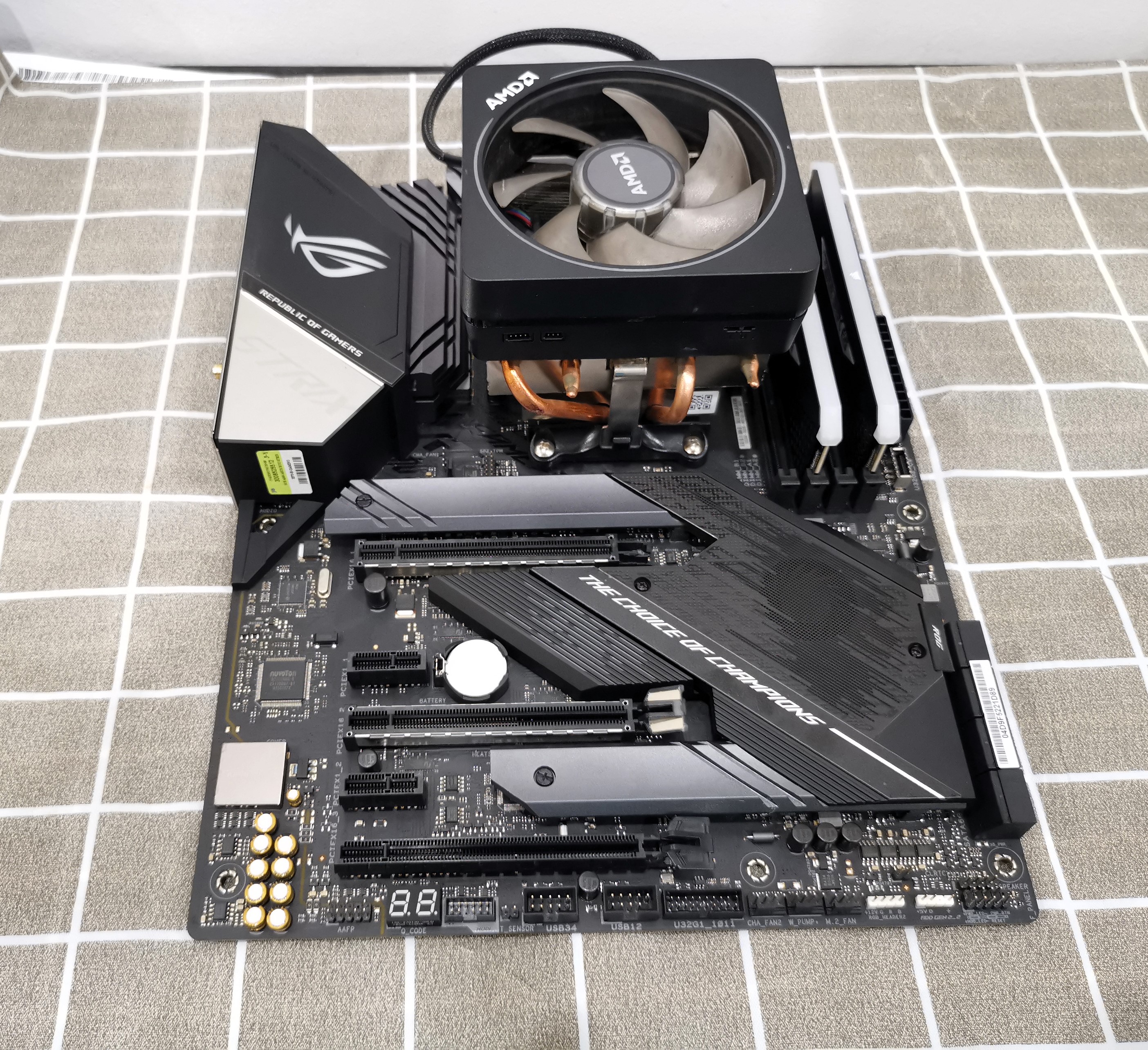 เซ็ตมัดรวม บอร์ด x570 + CPU R7 + Ram 32GB