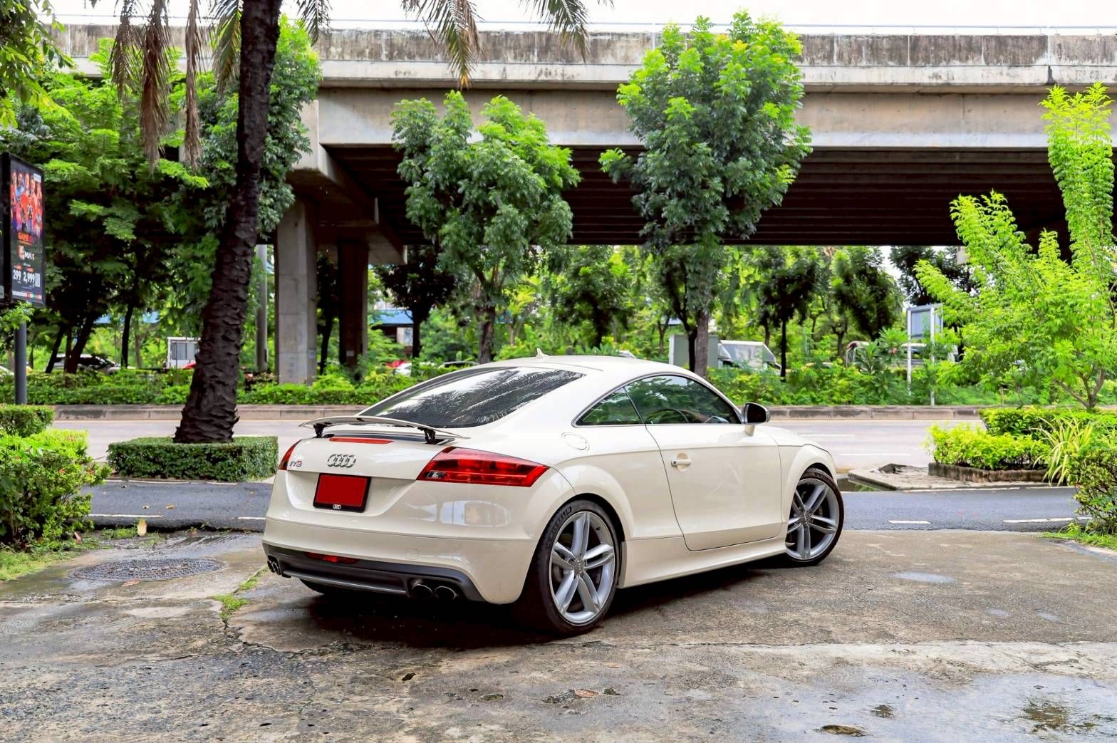 Audi TTS MK2 Exclusive ปี 2011