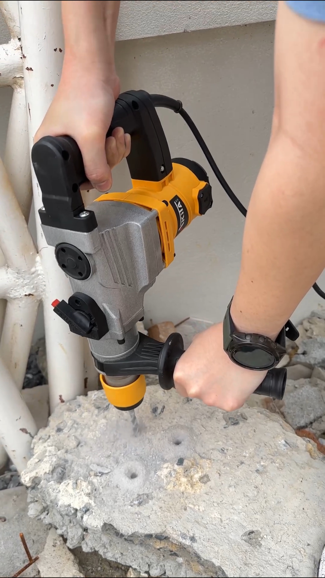 สว่านสกัด 2 ระบบ ยี่ห้อ AKITA รุ่น AKT-2926-Y