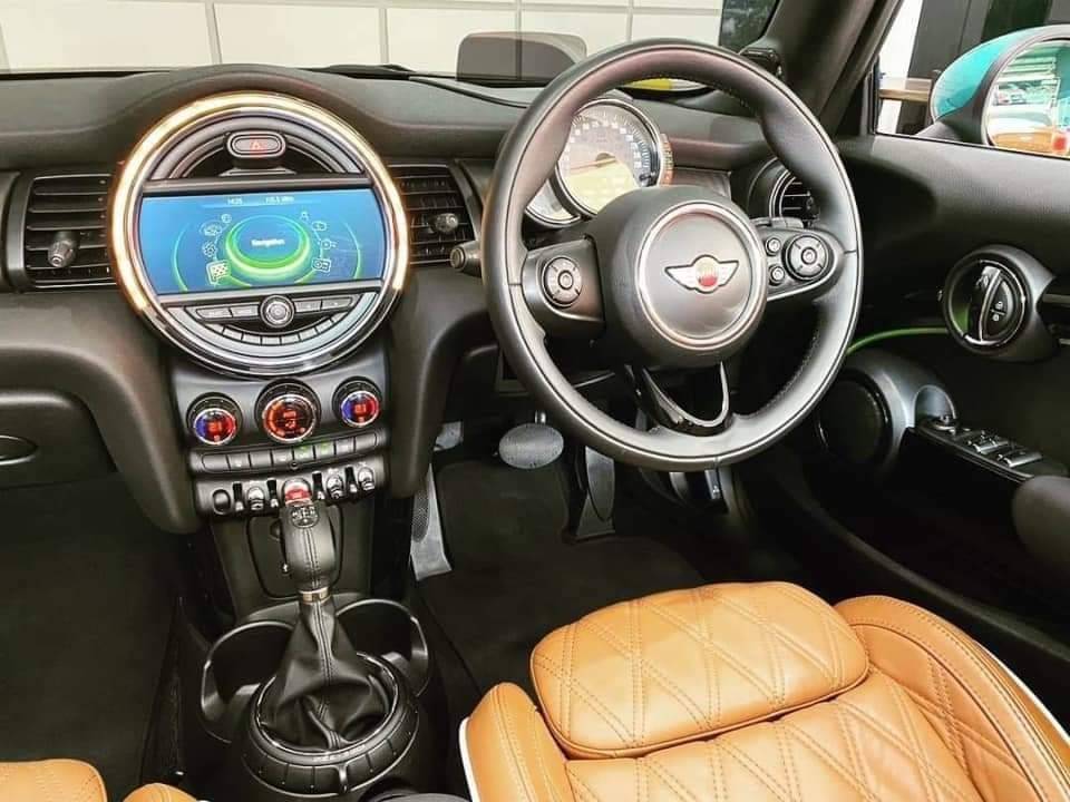 Mini John Coopers Cabrio RHD 2.0 LCI ปี 2018 จด 20