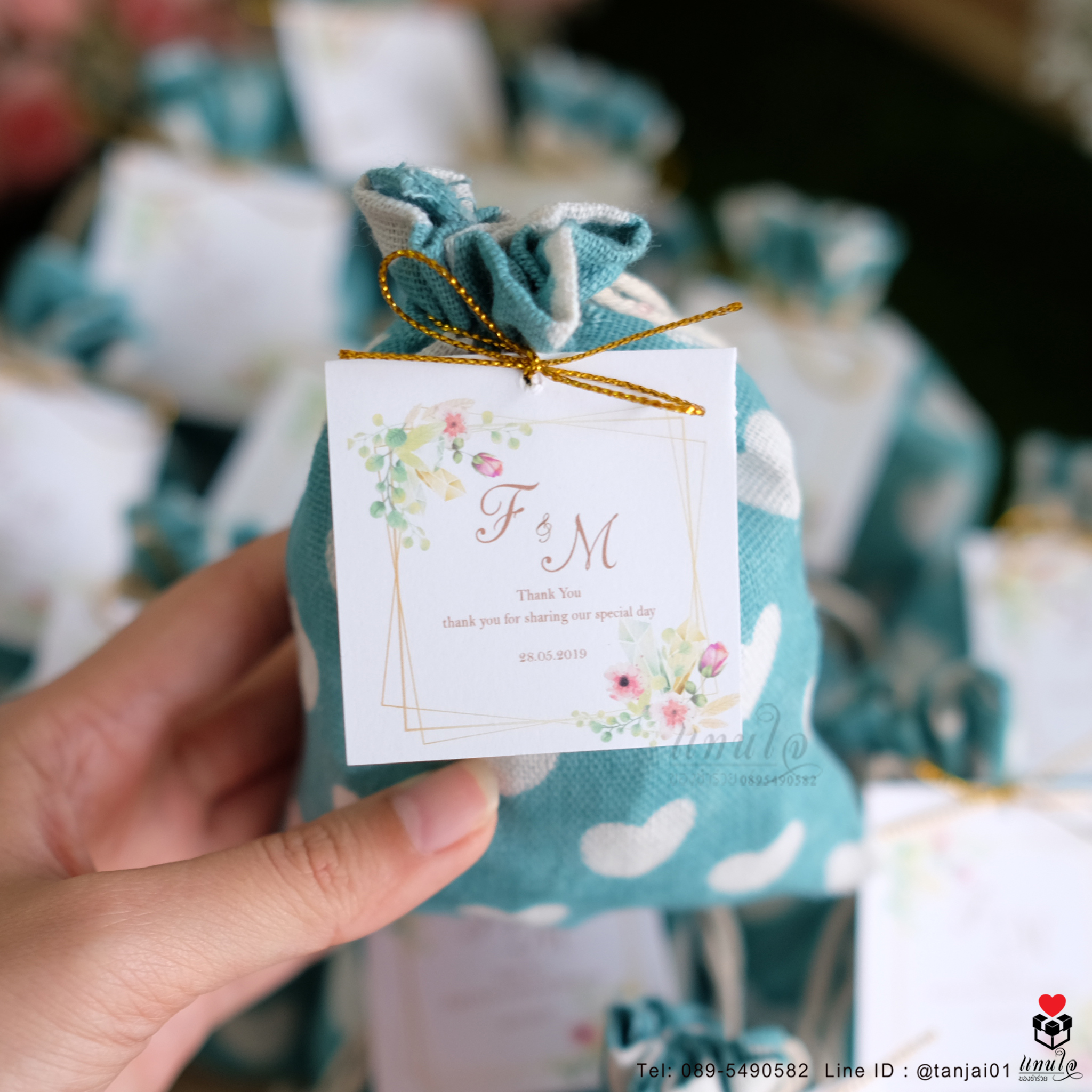 ถุงผ้าหูรูด ถุงผ้าขนาเล็ก ของชำร่วยงานแต่งงาน ผูกป้ายชื่อ ด้วยโบว์ดิ้นทอง